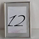 Numer stołu srebrna ramka